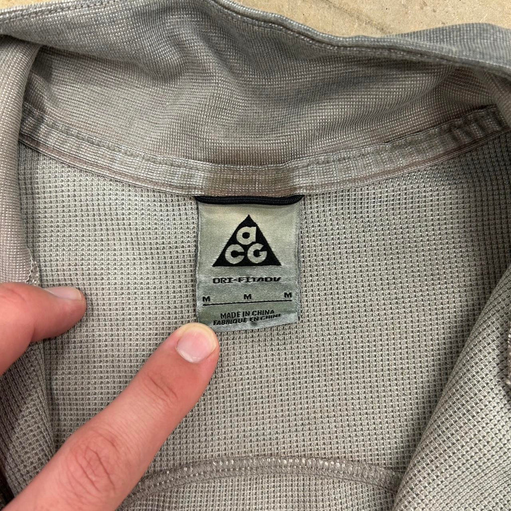Nike ACG Quarter Zip Sweatshirt – Size M, Great Condition