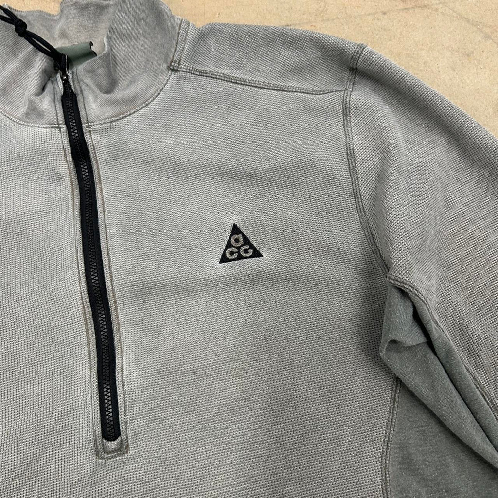 Nike ACG Quarter Zip Sweatshirt – Size M, Great Condition